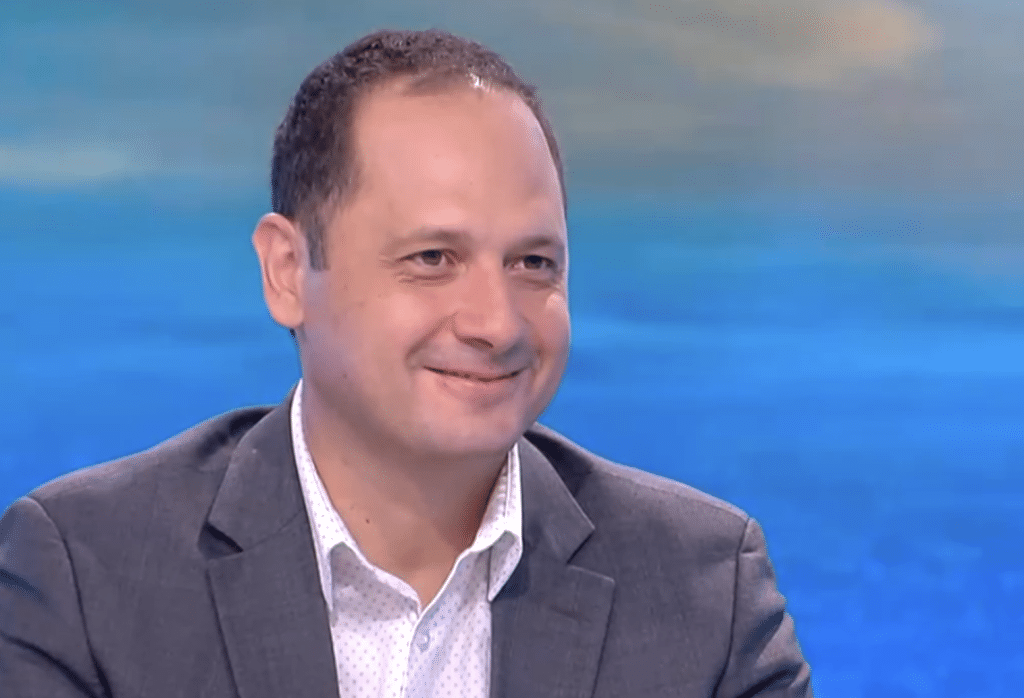 Петър Витанов: Корнелия Нинова мина като „Ел Ниньо“ през лявото