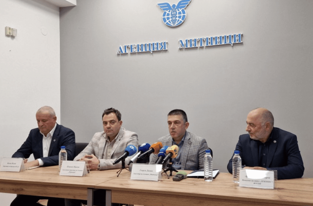 България няма да изгуби пари заради проекта за закупуване на сканиращо оборудване, категоричен е шефът на Агенция „Митници“