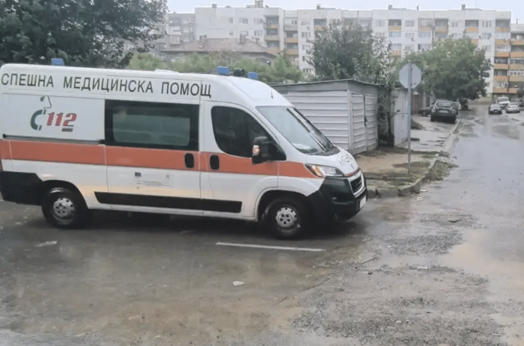 Линейка пропадна в необезопасен изкоп в Казанлък