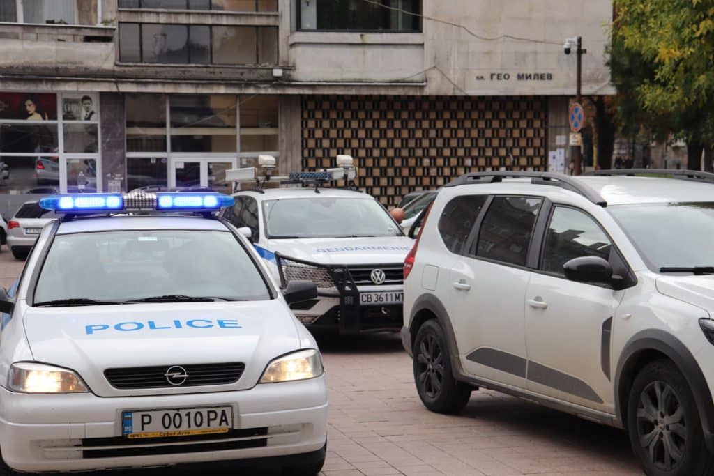 Печатите за СИК пристигнаха в Областната администрация в Русе