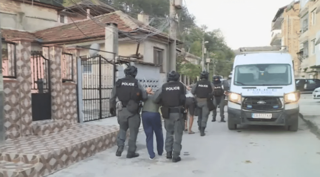 Двама са арестувани за търговия с вот във варненския кв. „Аспарухово“