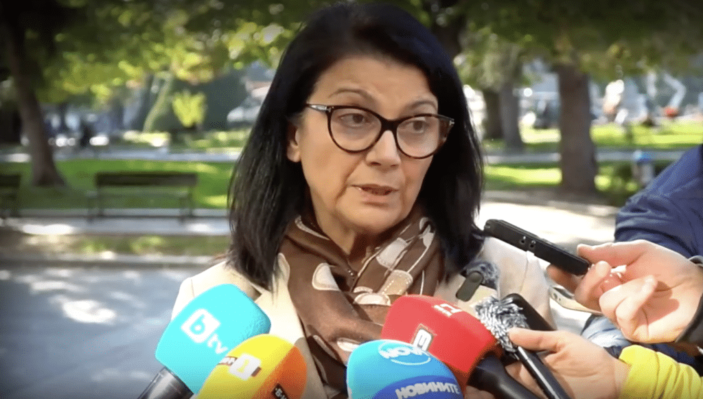 Балонът, от който скочили парашутистите край Ботевград, е без регистрация, пилотът няма лиценз