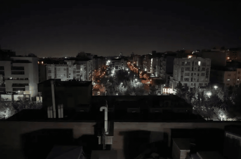 Израел атакува военни обекти на Иран