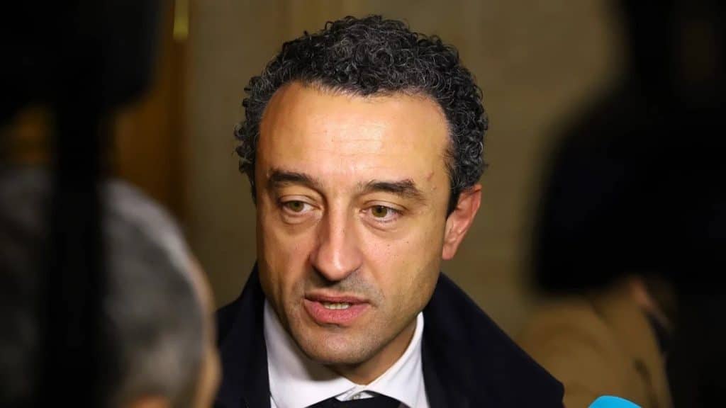 Лорер: Гласувах против управленско мнозинство с „Възраждане“