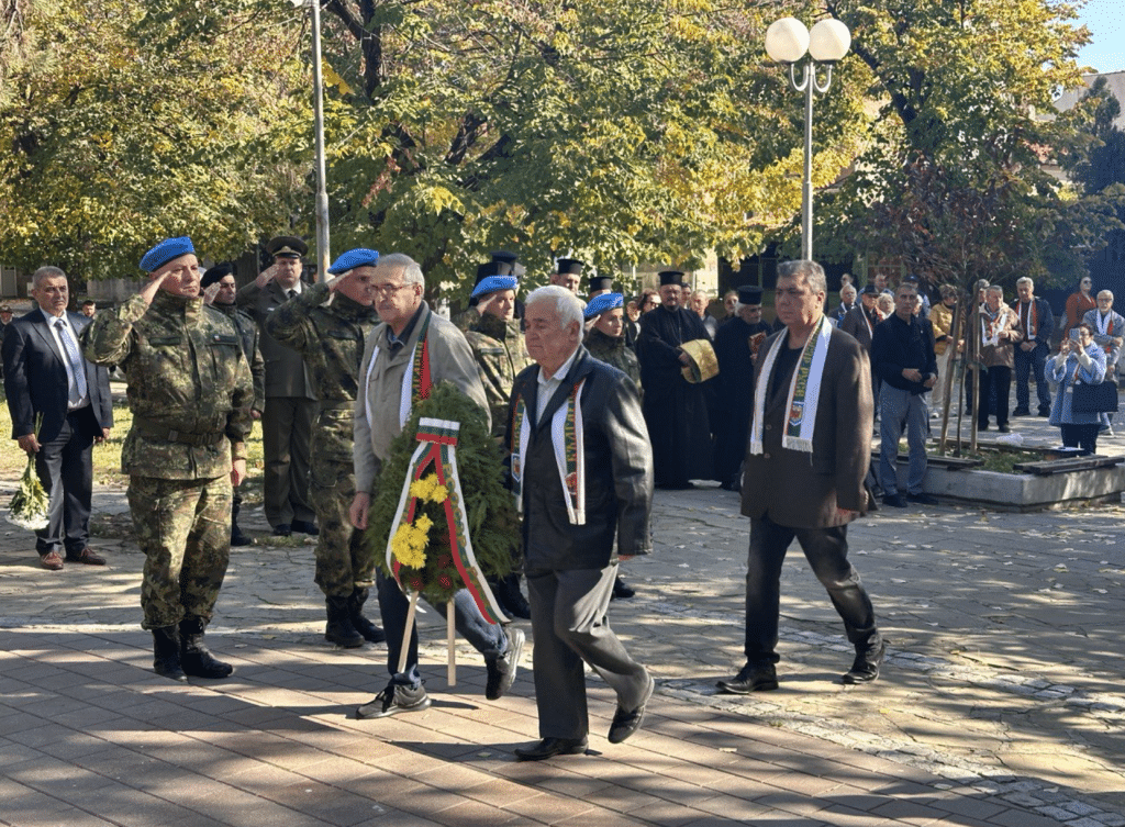 С панихида и военен ритуал Русе отбеляза Архангелова задушница
