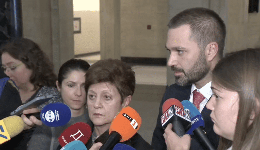 Обявиха за какви престъпления се разследват полицейските служители, задържани в Петрич