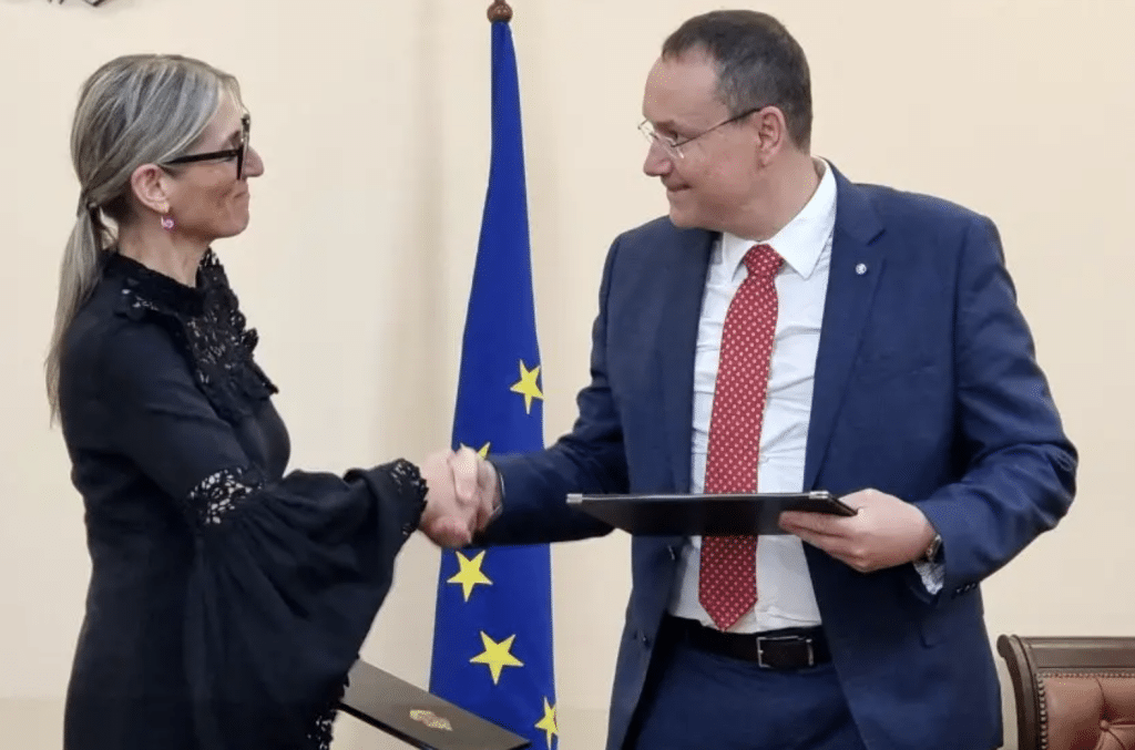 Парафираха доставката на още пет нови електрически мотрисни влака за БДЖ
