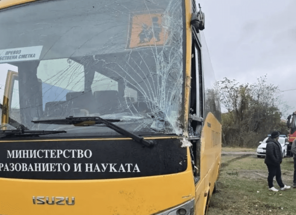 Учениците от Свищов са в добро състояние след катастрофата с автобус