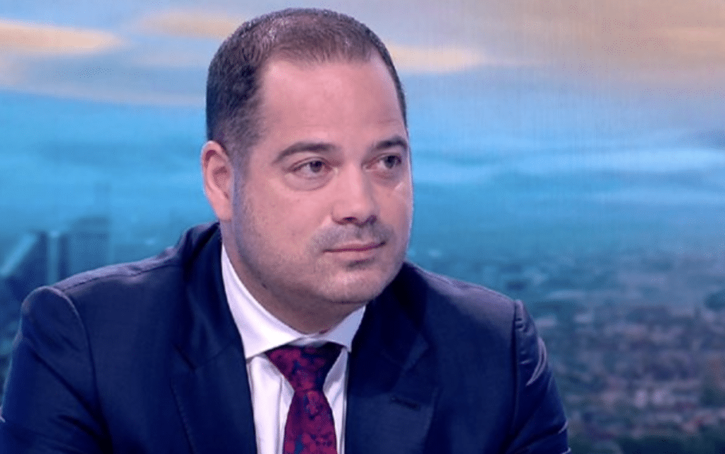 Калин Стоянов: Демерджиев е подписал едно скандално допълнително споразумение за новите лични карти