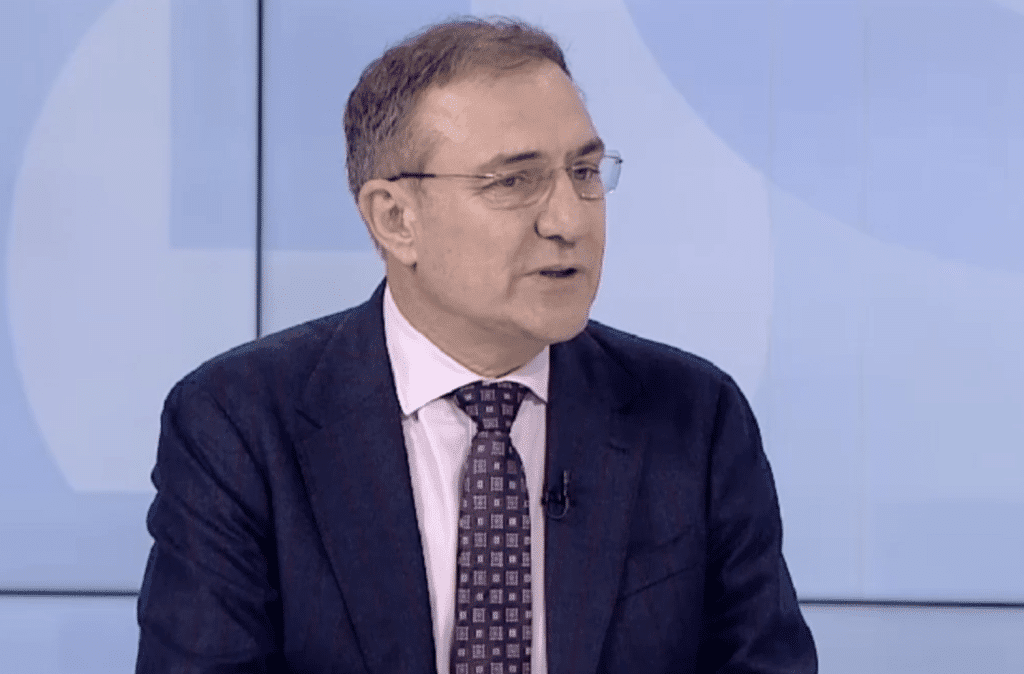 Борислав Гуцанов: Дори и когато си избираме домоуправител си говорим