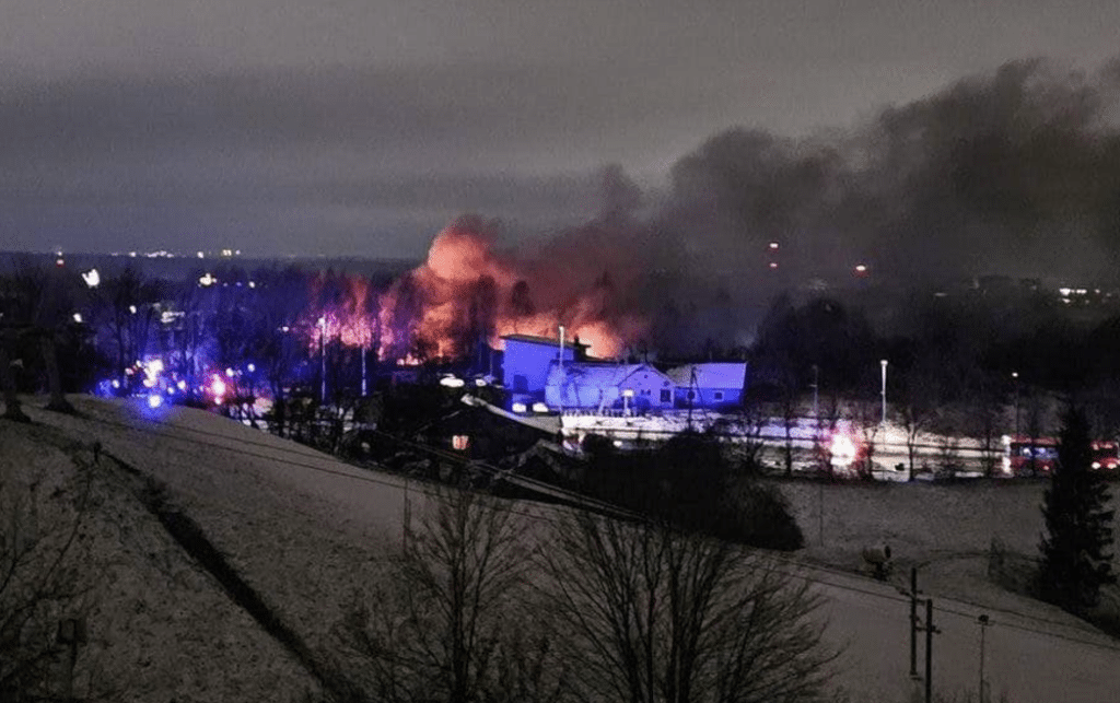 Товарен самолет се разби в къща във Вилнюс