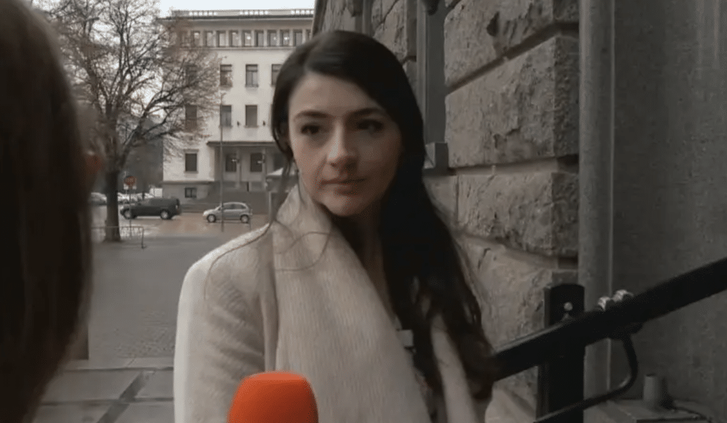 Лена Бориславова: Оставката е единствено по волята на самите народни представители