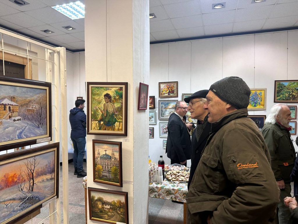 Повече от 200 картини на зимна тематика показва Дружеството на художниците в Русе