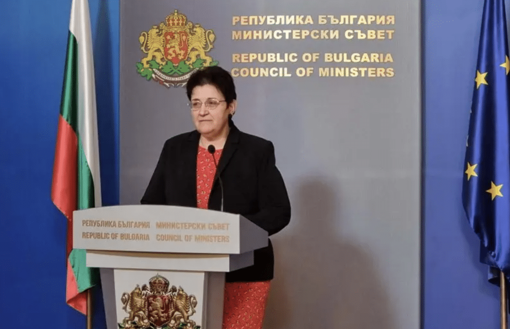 Петкова: Предвижда се 100 лв. коледна добавка за пенсионери с пенсии до 526 лв.