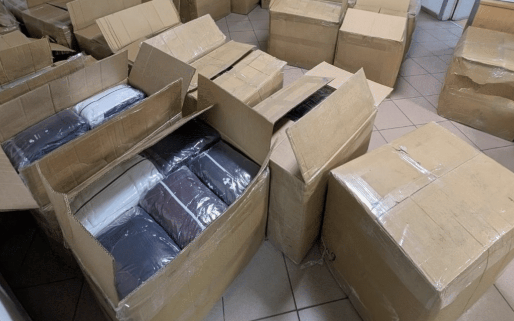 Митничари конфискуваха голямо количество фалшиви стоки при две проверки на „Дунав мост“ при Русе