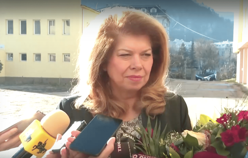 Йотова: Разговорите между партиите ме обнадеждават, че ще има редовен кабинет