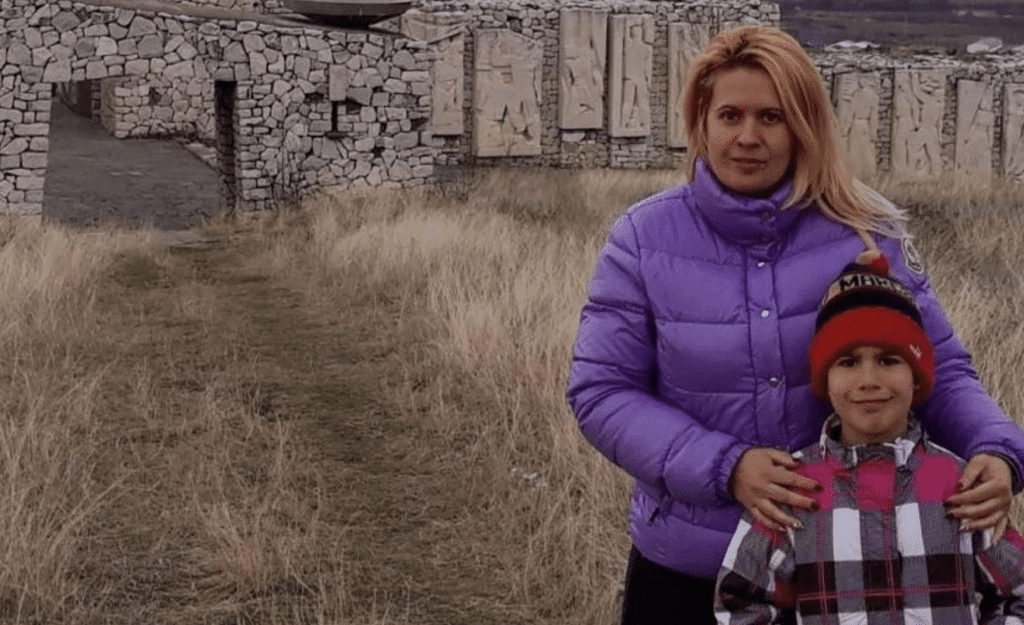 Поразеният от волтова дъга Марти: Мамо, боря се!