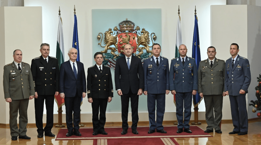 Президентът удостои военнослужещи с висше офицерско звание