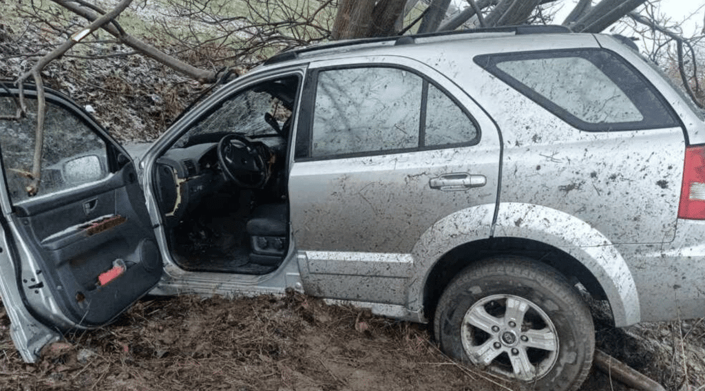 Кола се удари в дърво край Шумен, две жени са в болница