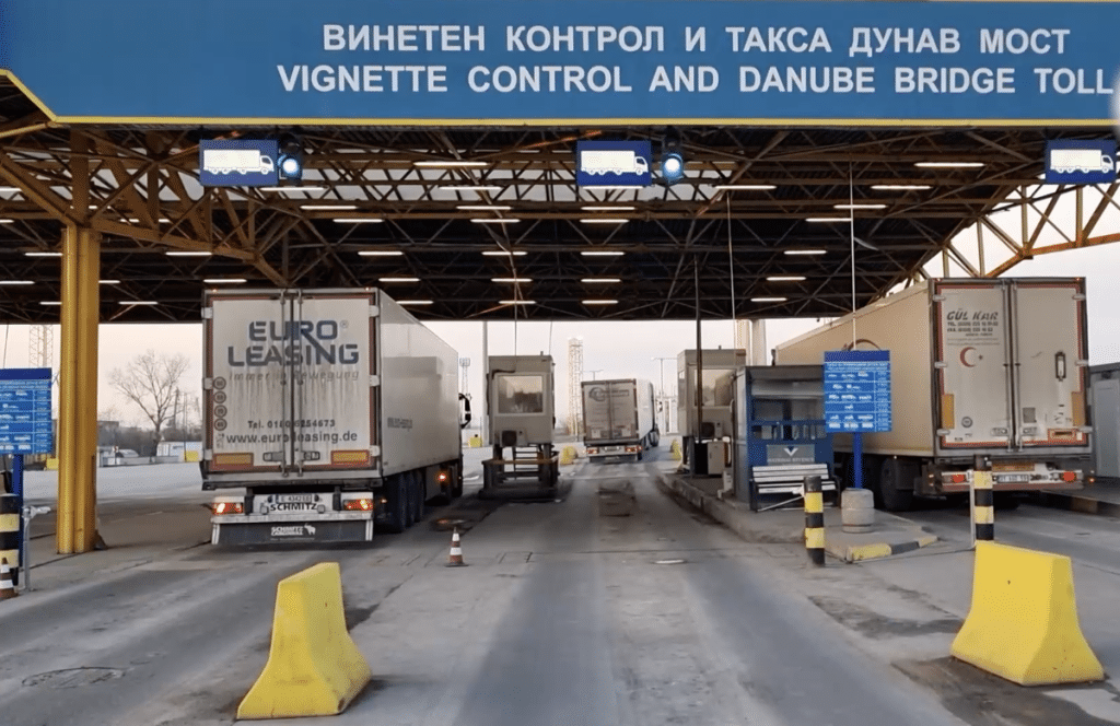 Антикорупционният фонд: Частно дружество не бива да регулира трафика на „Дунав мост“