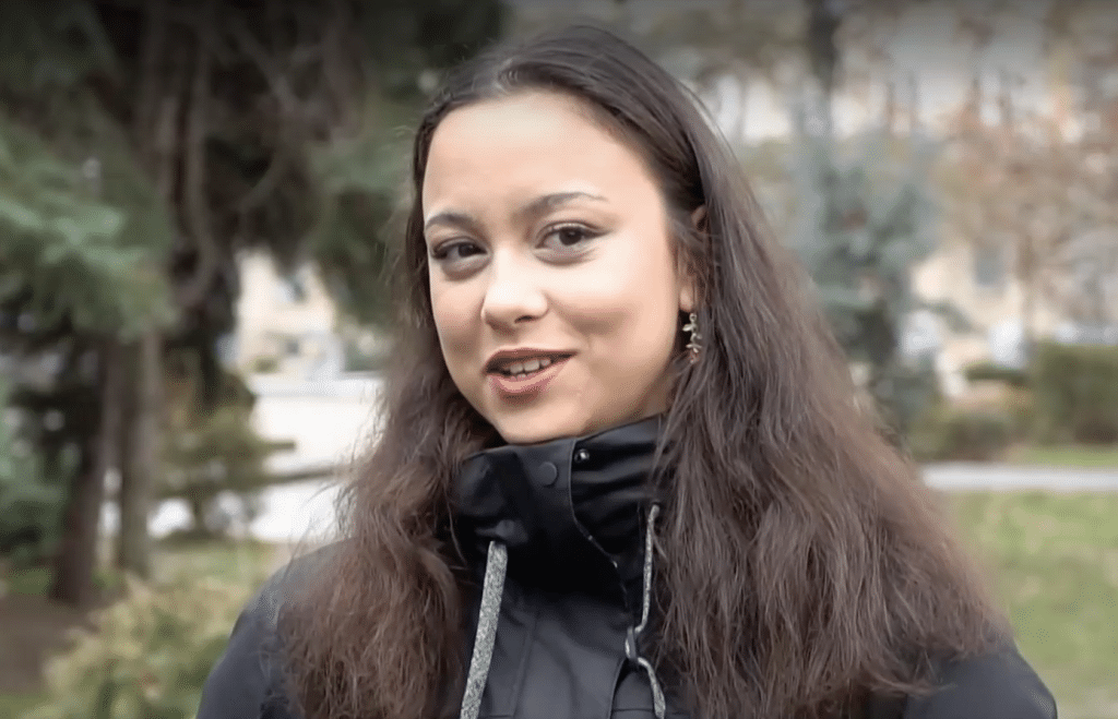 Кое е момичето, чийто живот е свързан с емблематичните дати от най-новата история на България