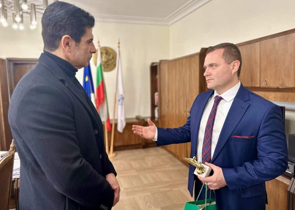 Кметът на Русе и президентът на БФС обсъдиха подобряването на спортната инфраструктура и развитието на футбола в региона