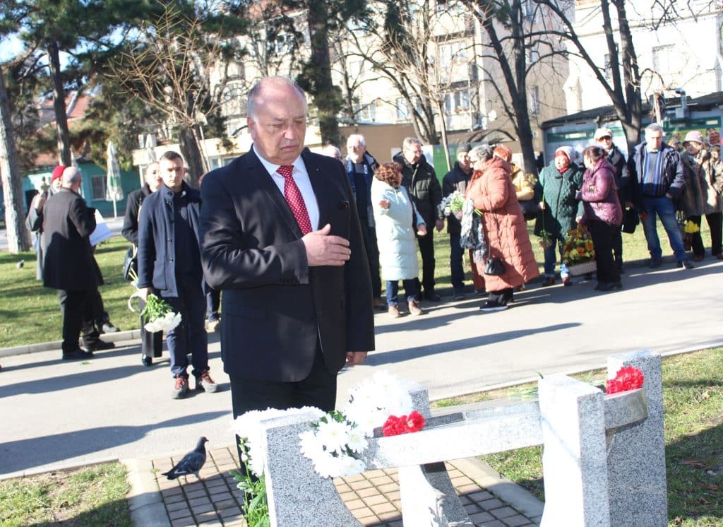 С едноминутно мълчание русенци отбелязаха 80-ата годишнина от освобождаването на „Аушвиц – Биркенау“