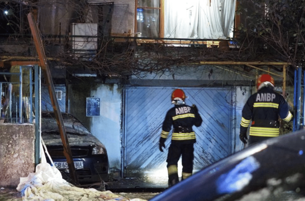 Мъж на 66 години е в тежко състояние след взрив на газова бутилка в София