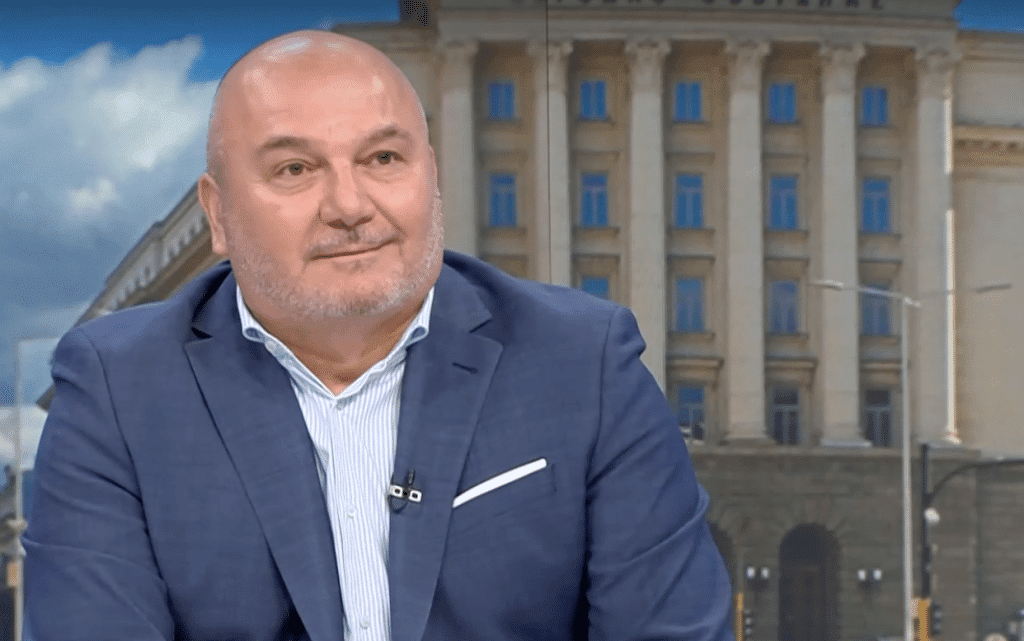 Дацов: Не бива да се увеличават заплатите на военните и полицаите