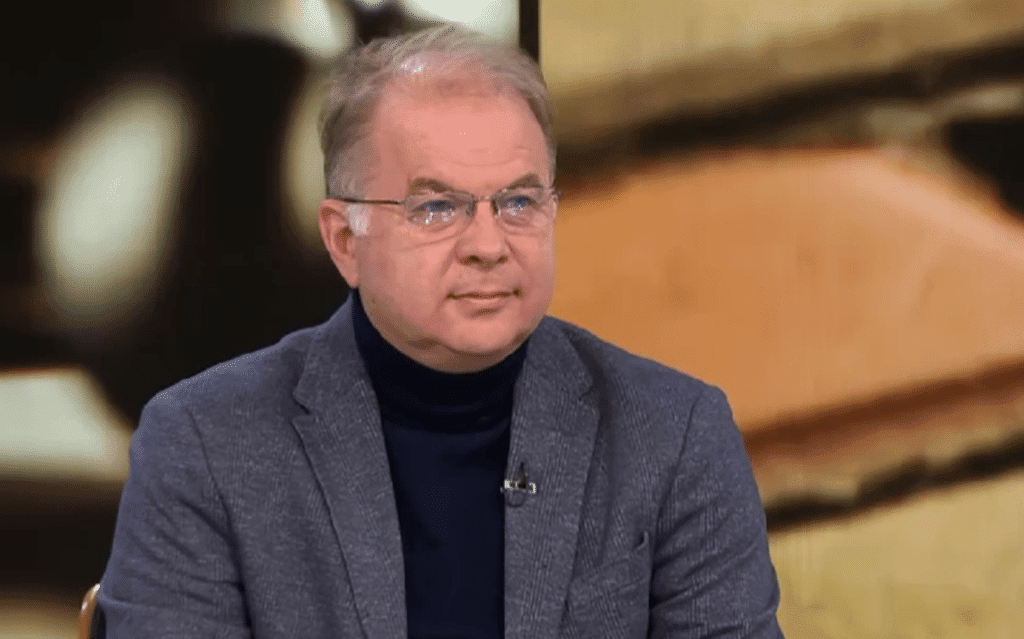Радомир Чолаков: Може и кабинетът да не мине в зала