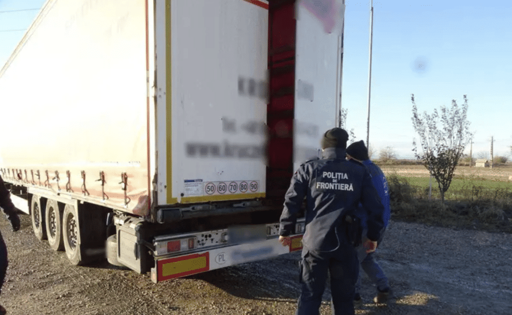 Върнаха в Русе 6 сирийски граждани, опитали да преминат неправомерно в Румъния през Дунав мост