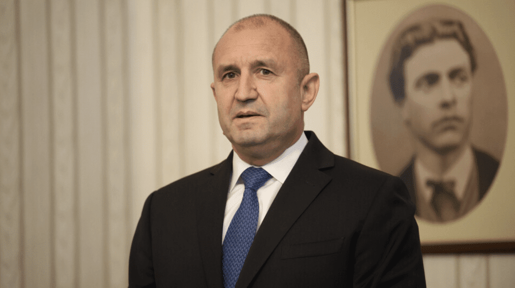 Президентът Румен Радев подписа указа, с който предлага Росен Желязков да бъде избран за премиер