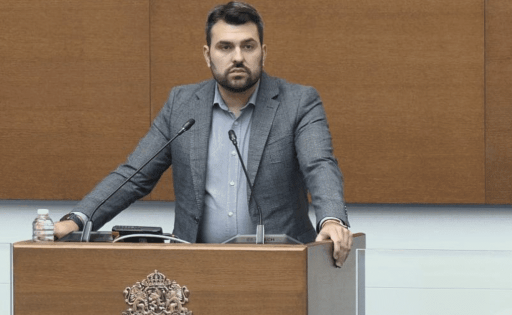 Георг Георгиев призова да се спрат със спекулациите за изпращането на български войници в Украйна