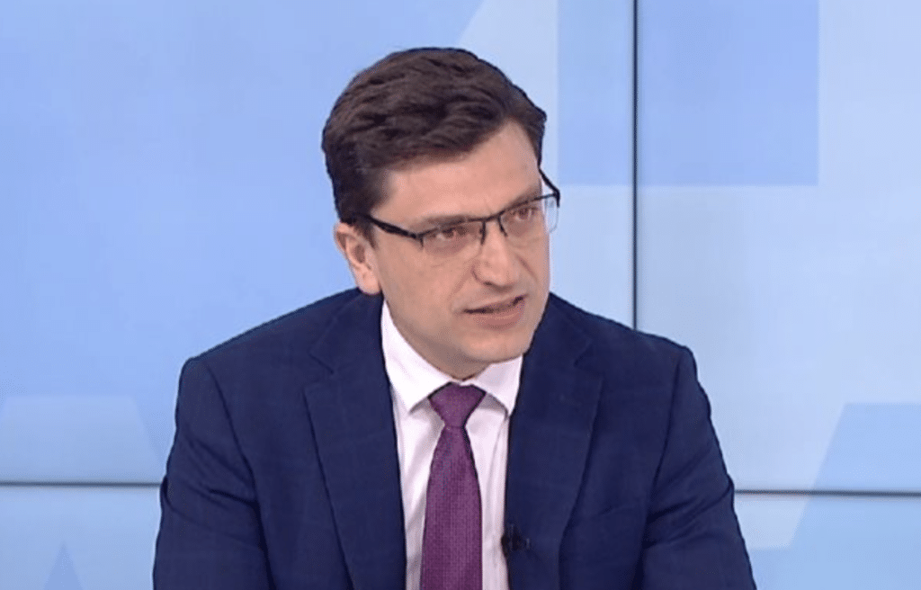 Сабрутев: Всеки едни вот на недоверие преди датата за влизане в еврозоната е саботиране на националните интереси