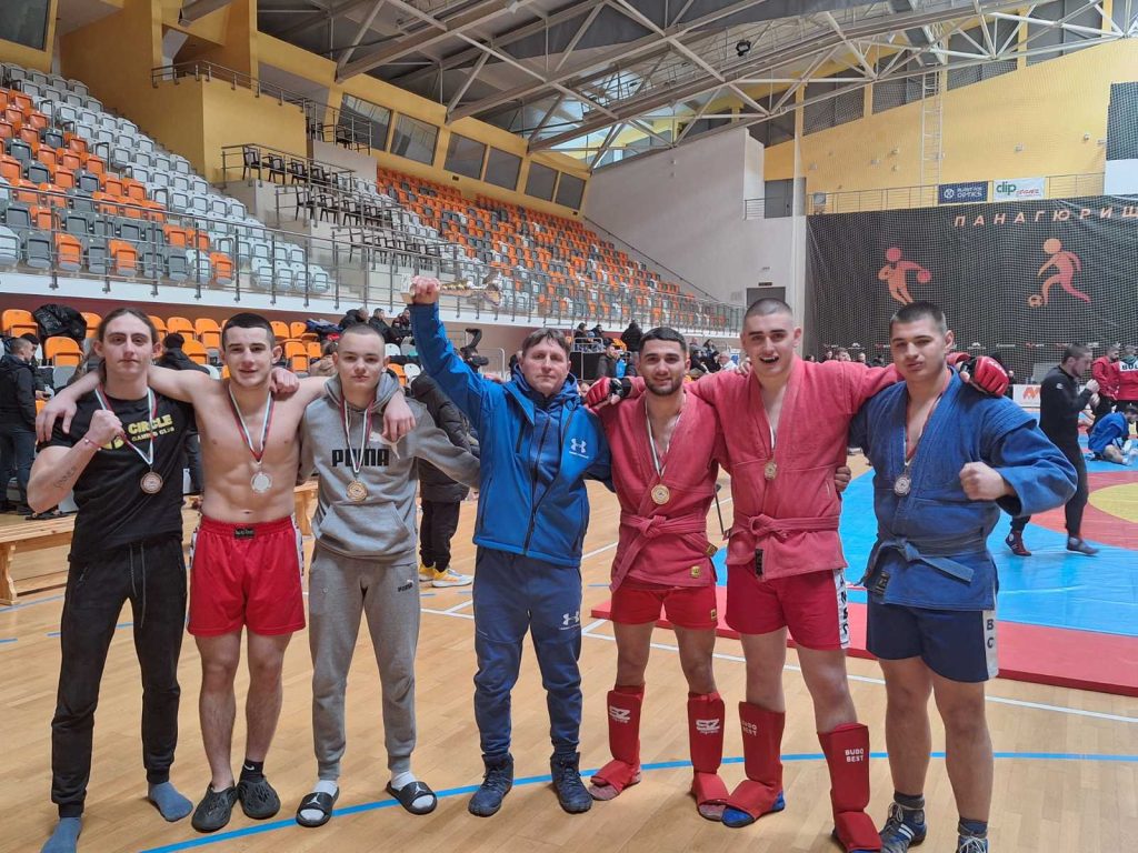 Спортисти на „Спартак-Русе“ са новите републикански шампиони по бойно самбо