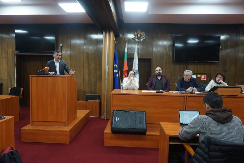 Институции и граждани обсъдиха законодателни промени за по-добър контрол на въздуха