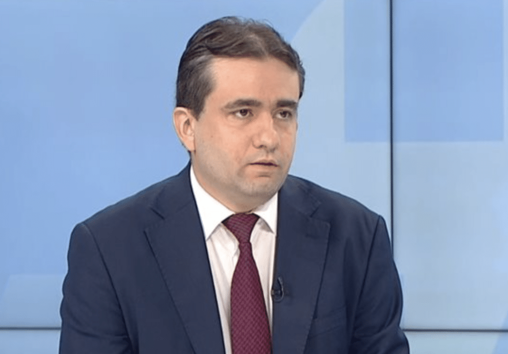Божанов: Непрозрачно е ДАНС да проверява кандидатите за регулаторите