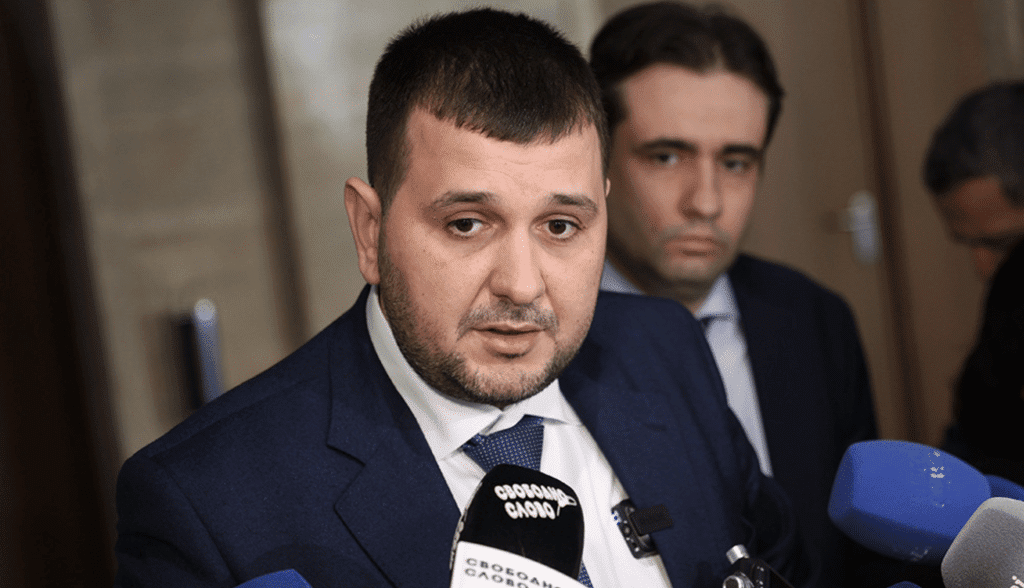 ПП-ДБ внасят законопроект за съкращения в администрацията с 15%