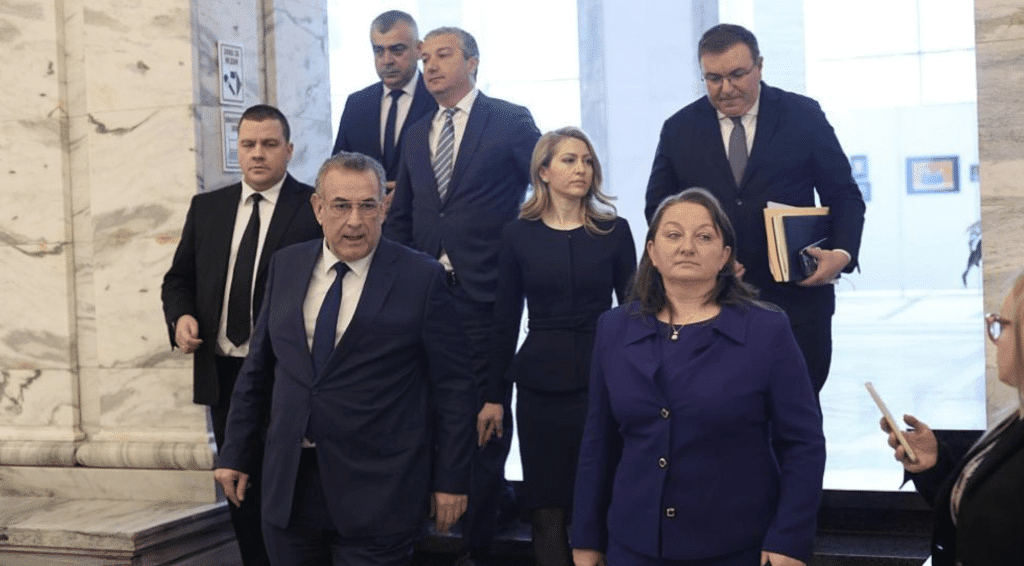 Управляващото мнозинство внася декларация в НС, за да е ясно – няма да пращаме военни в Украйна