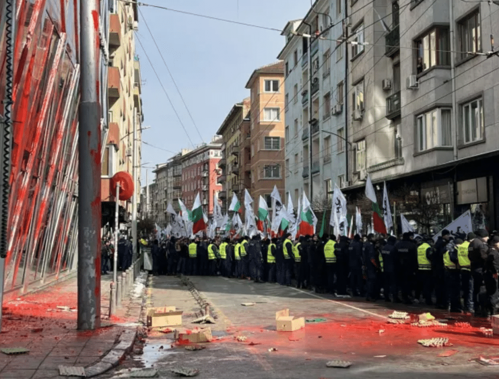 Полицаи не искат да участват в дело срещу депутати от „Възраждане“