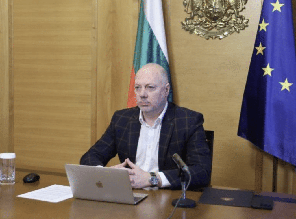 Желязков ще участва онлайн в конференция по повод третата годишнина от войната в Украйна