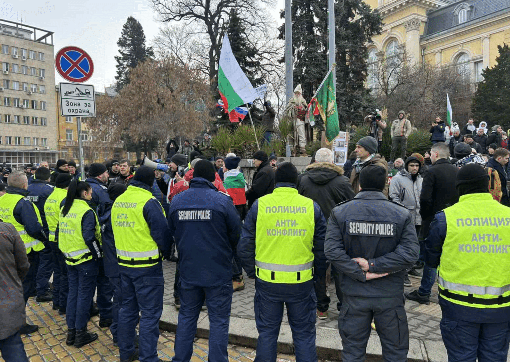 Протест на „Възраждане” се провежда пред и в Народното събрание