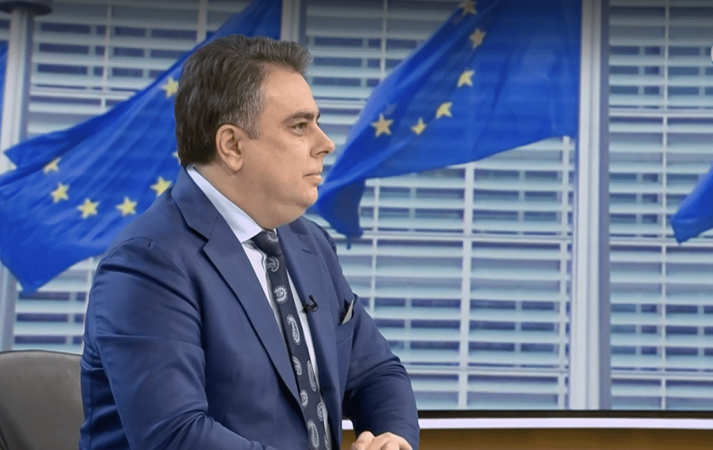 Василев: Заложените за 2026 г. цели в енергетиката бяха постигнати през 2024 г. и няма нито един затворен ТЕЦ