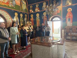 Мариета Петрова закри предизборната си кампания с водосвет в манастира “Света Марина”