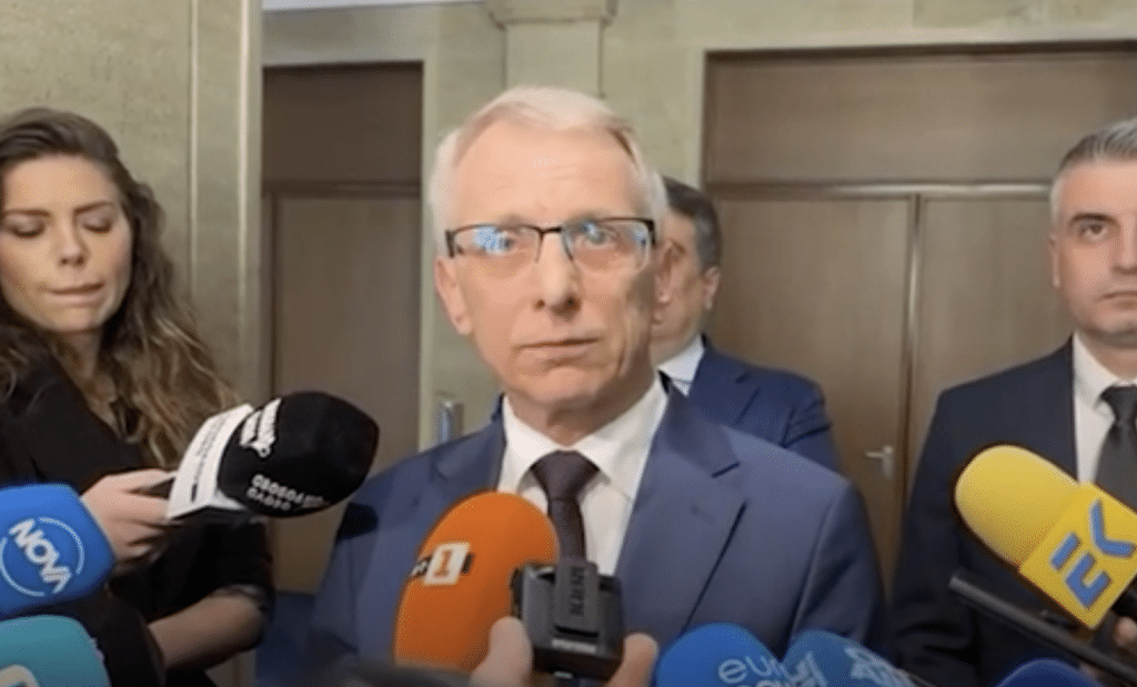 Денков: Не е сега моментът за вот на недоверие, първо – да приемем еврото