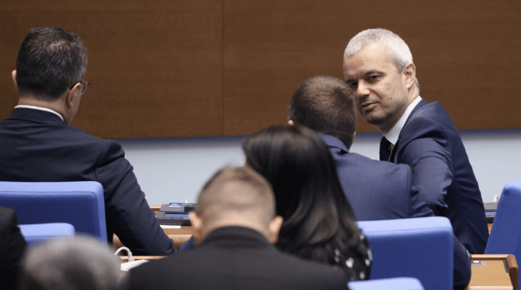 „Възраждане” внася над 38 000 предложения за промени в бюджета