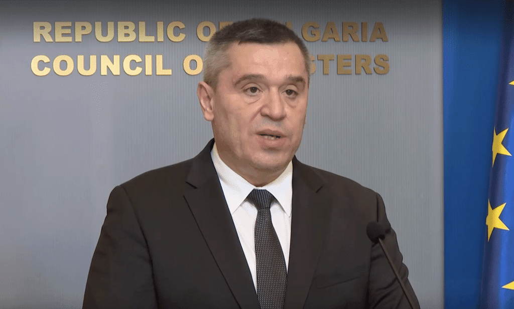 Тахов: Готов е законопроектът за регулация на цените на храните