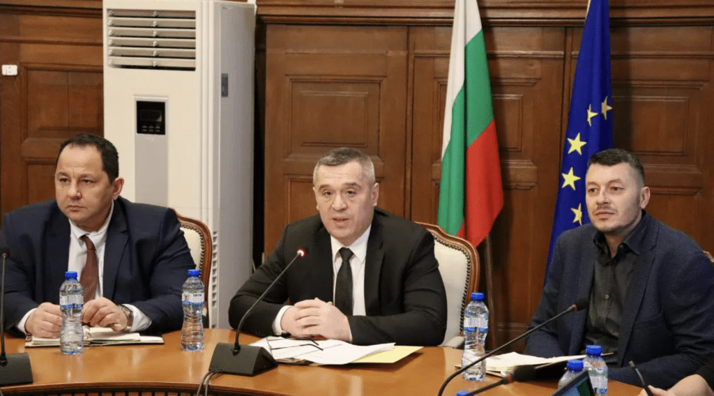 Тахов: Длъжни сме да защитим земеделските производители и обществения интерес