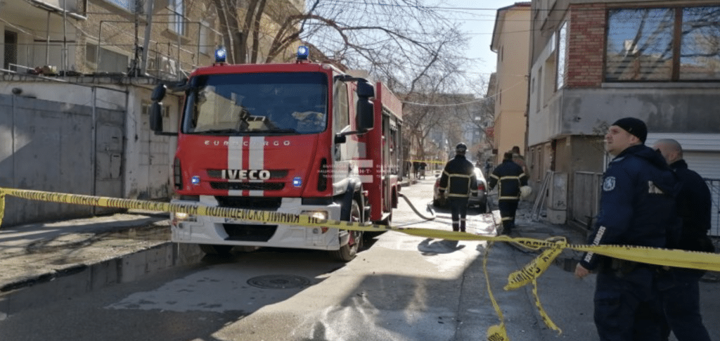 40-годишен е загиналият при пожара в Кючука, преди ден жена му го напуснала с детето