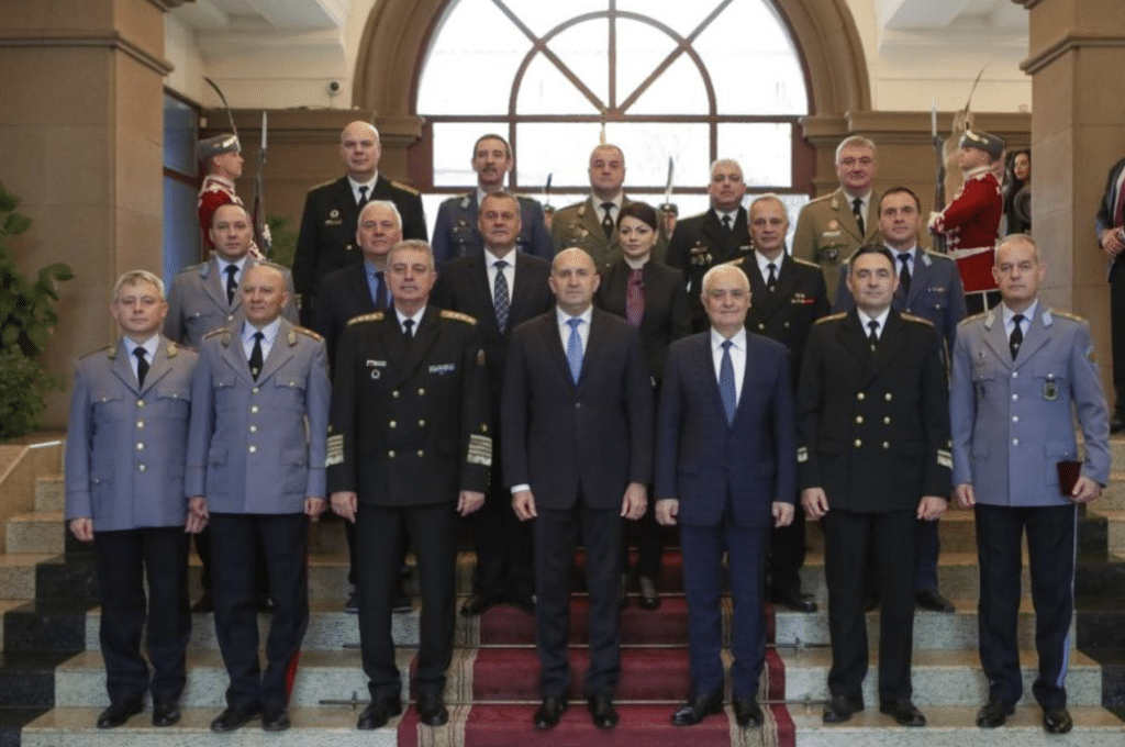 Президентът удостои български военнослужещи с висши офицерски звания